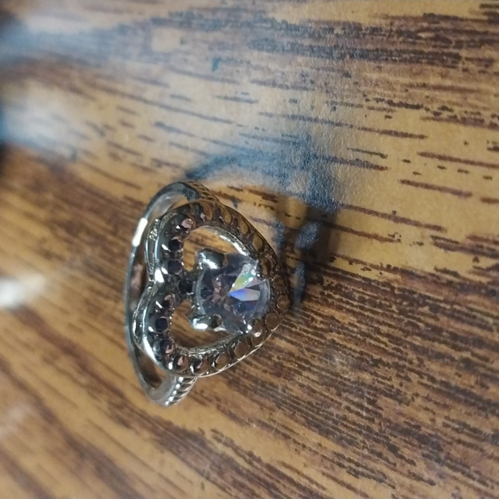 Fashion ring